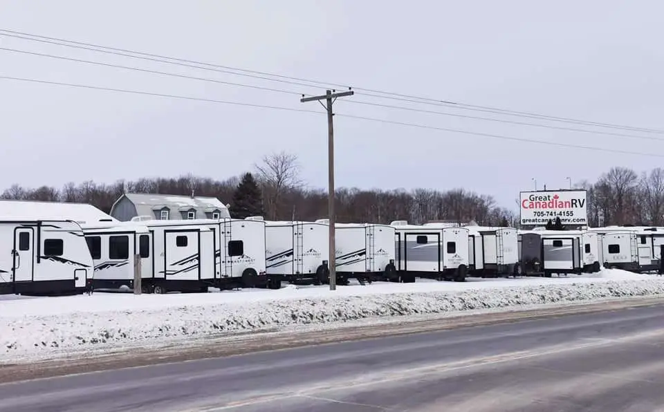 Great Canadian RV vehicle wrap, photo 2