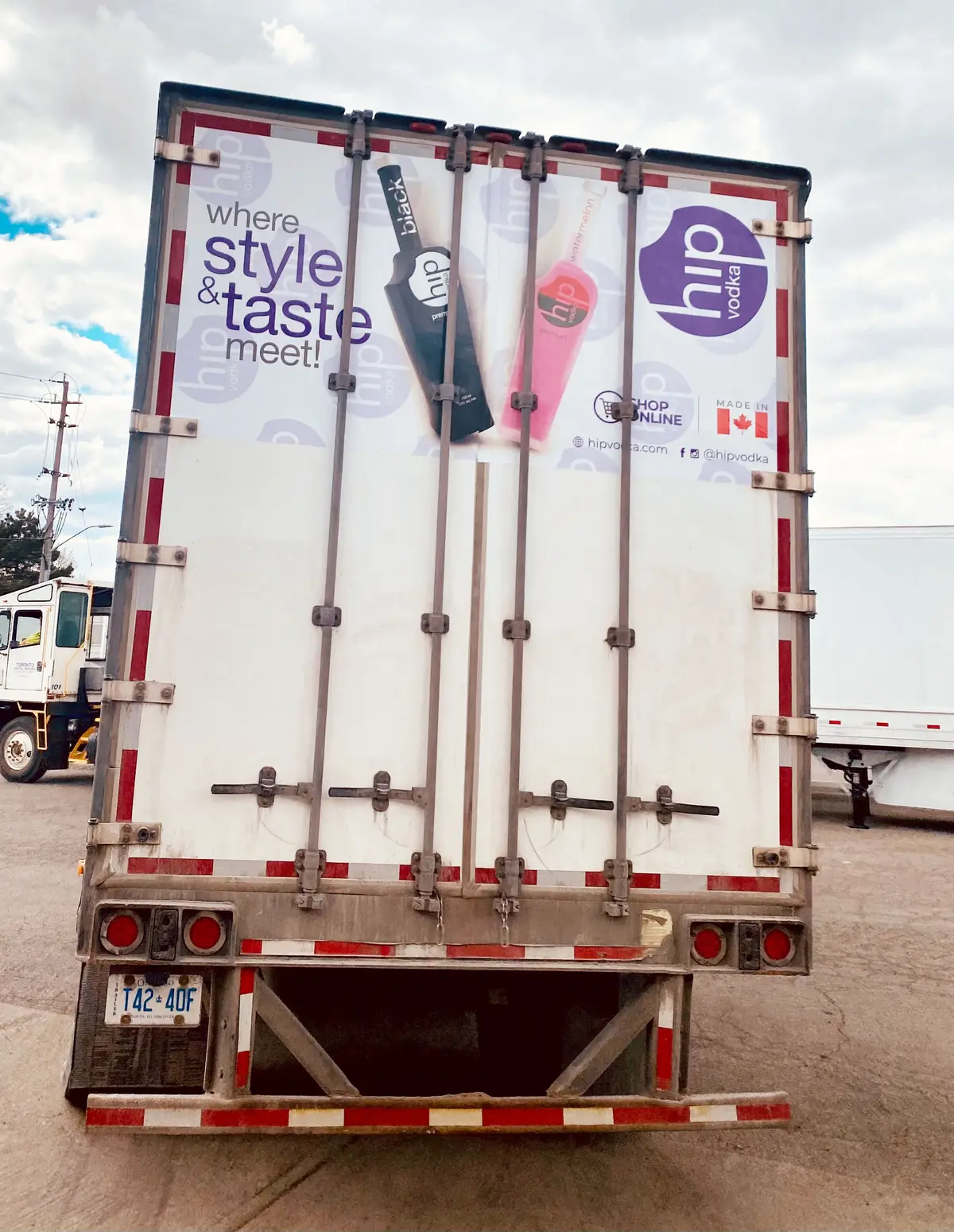 Hip Vodka vehicle wrap, photo 3