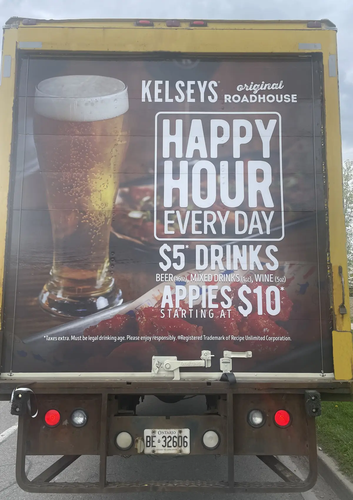 Kelseys Original Roadhouse vehicle wrap, photo 6