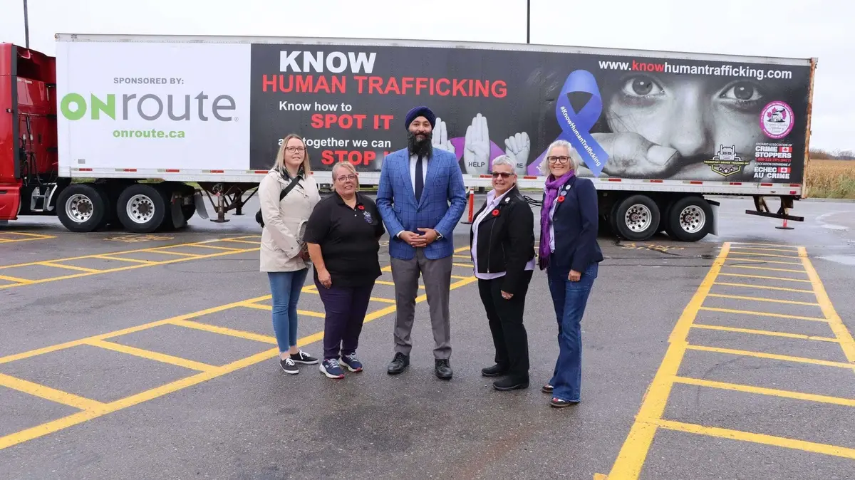 Know Human Trafficking vehicle wrap, photo 2