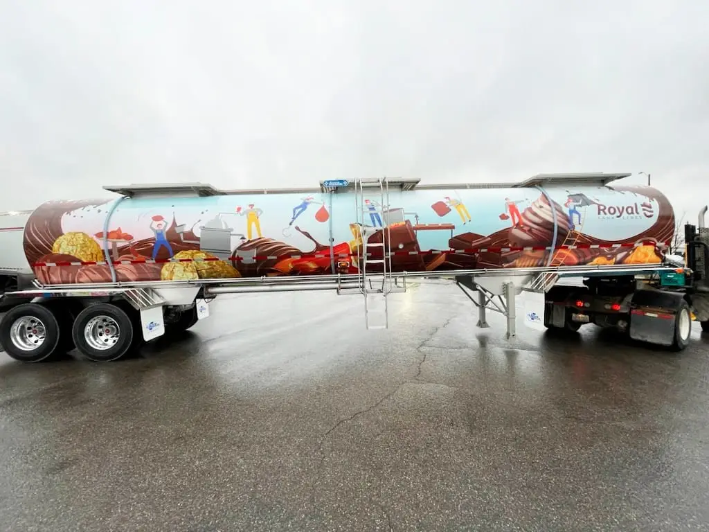 Royal Tank Lines vehicle wrap, photo 4
